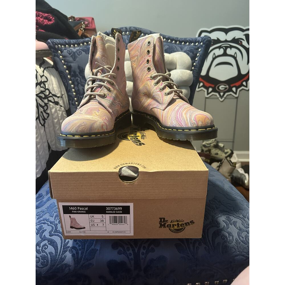 Dr Martens Marbled Pink Suede size 7/EU 38 NWT